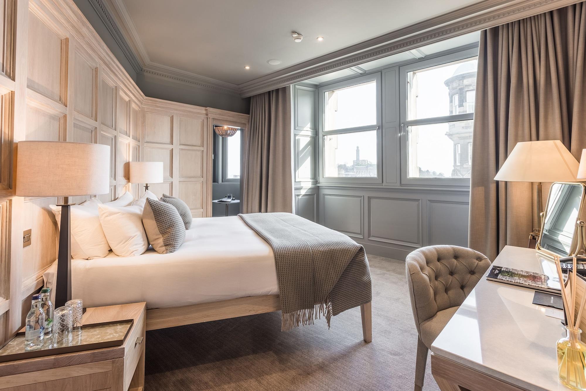 Director Twin or Double Room City View