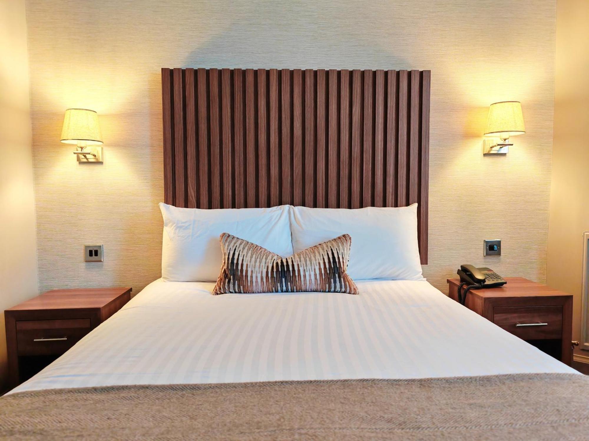 Double Room,1425209427:JPEG