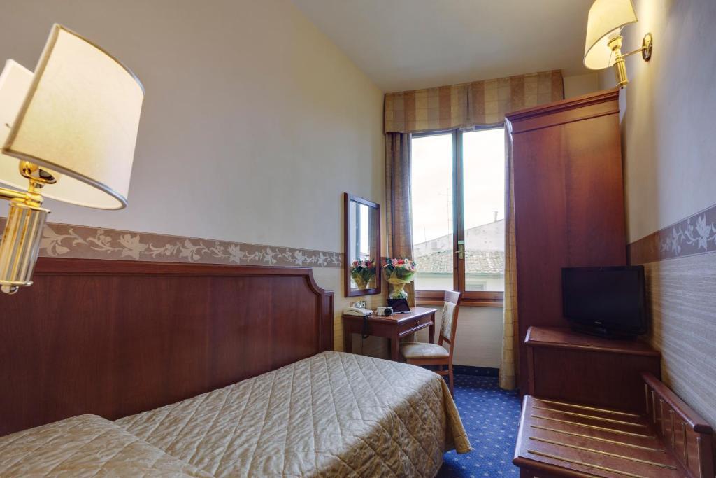 Standard Room Two Single Beds,1589393914:JPEG
