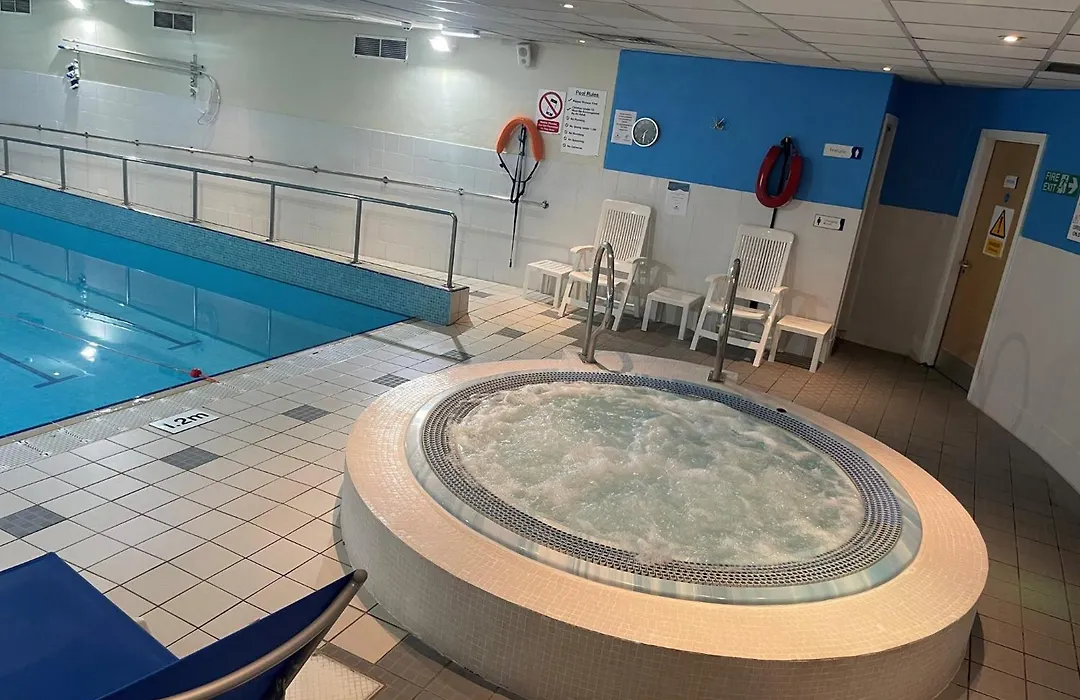 Holiday Inn Edinburgh Zoo By Ihg-1